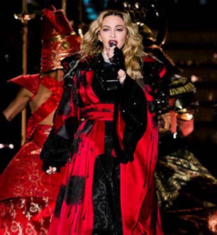 Madonna addolorata sul palco di Auckland: 
